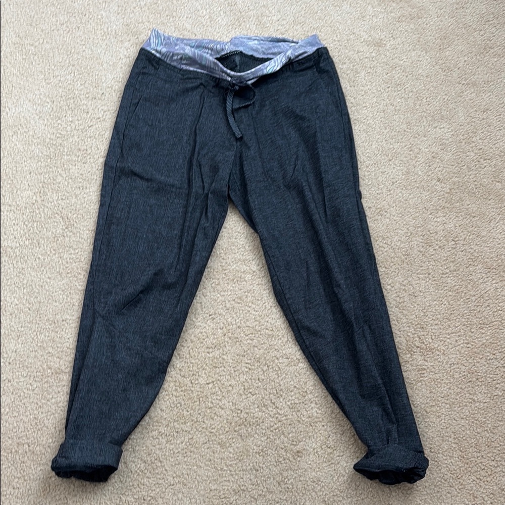 Patagonia Gray Sweatpants with Tapered Ankles and Drawstring Waist